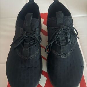 Nike Men's Triple Black Sneakers